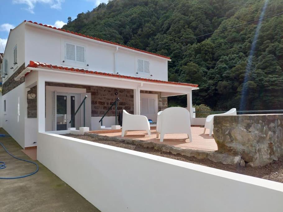 הוילה Faial da Terra Casa Do Sanguinho מראה חיצוני תמונה